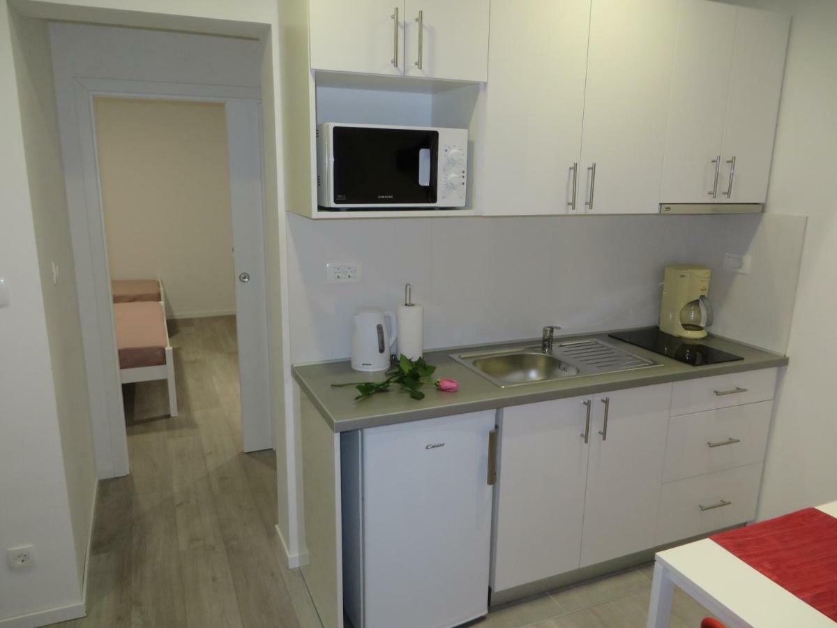 Apartmani Raos Дуги Рат Екстериор снимка