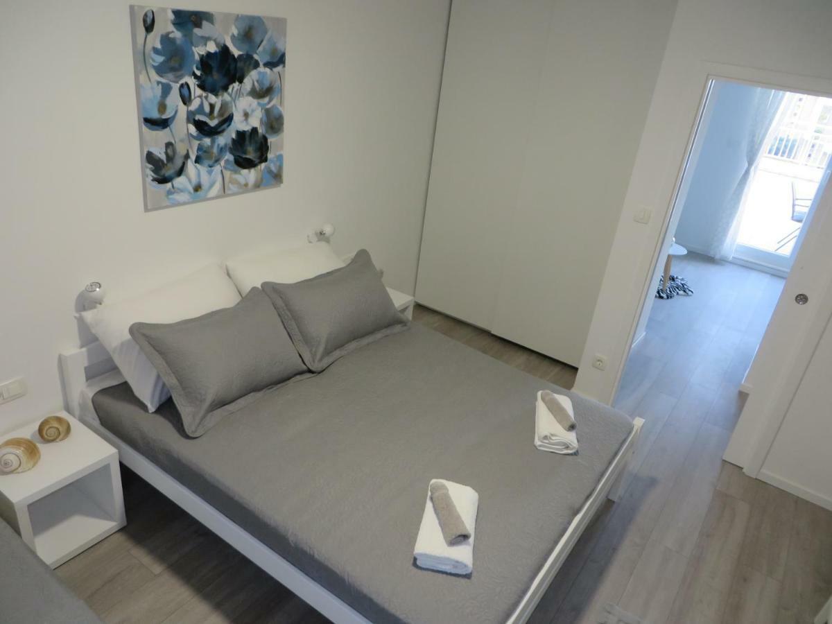 Apartmani Raos Дуги Рат Екстериор снимка